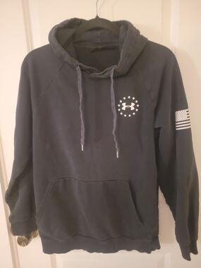 Under Armour Women’s Black Weathered Flag Freedom Hooded Sweatshirt